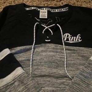 VS PINK VARSITY CREW SIZE MEDIUM